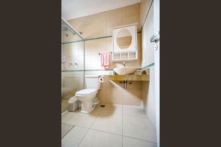 Casa à venda com 184m², 5 quartos e 3 vagas Casa à venda com 184m², 5 quartos e 3 vagasBanheiro da suíte 02