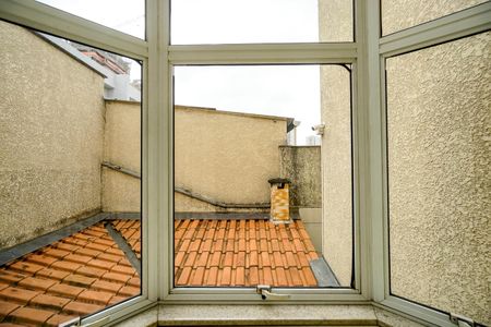 Casa à venda com 184m², 5 quartos e 3 vagas Casa à venda com 184m², 5 quartos e 3 vagasVista da suíte 04