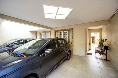 Casa à venda com 184m², 5 quartos e 3 vagas Casa à venda com 184m², 5 quartos e 3 vagasGaragem