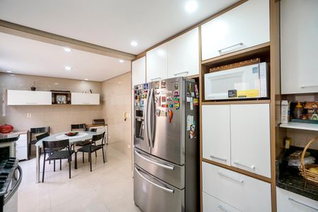Casa à venda com 184m², 5 quartos e 3 vagas Casa à venda com 184m², 5 quartos e 3 vagasCozinha