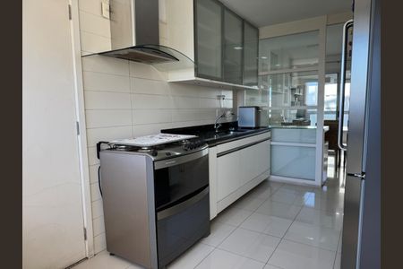 Apartamento à venda com 211m², 4 quartos e 3 vagas Apartamento à venda com 211m², 4 quartos e 3 vagasFoto 09