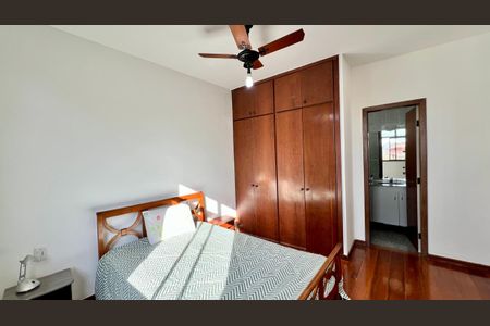 Apartamento à venda com 260m², 4 quartos e 2 vagas Apartamento à venda com 260m², 4 quartos e 2 vagasQuarto 2