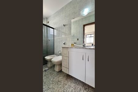 Apartamento à venda com 260m², 4 quartos e 2 vagas Apartamento à venda com 260m², 4 quartos e 2 vagasBanheiro 2