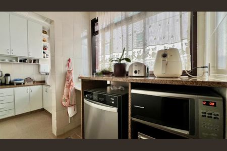 Apartamento à venda com 260m², 4 quartos e 2 vagas Apartamento à venda com 260m², 4 quartos e 2 vagasÁrea de Serviço