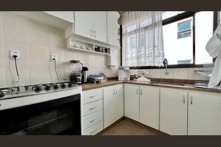 Apartamento à venda com 260m², 4 quartos e 2 vagas Apartamento à venda com 260m², 4 quartos e 2 vagasCozinha