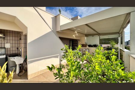 Apartamento à venda com 260m², 4 quartos e 2 vagas Apartamento à venda com 260m², 4 quartos e 2 vagasTerraço