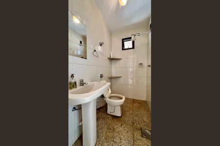 Apartamento à venda com 260m², 4 quartos e 2 vagas Apartamento à venda com 260m², 4 quartos e 2 vagasBanheiro 3