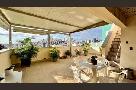 Apartamento à venda com 260m², 4 quartos e 2 vagas Apartamento à venda com 260m², 4 quartos e 2 vagasTerraço