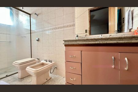 Apartamento à venda com 260m², 4 quartos e 2 vagas Apartamento à venda com 260m², 4 quartos e 2 vagasBanheiro