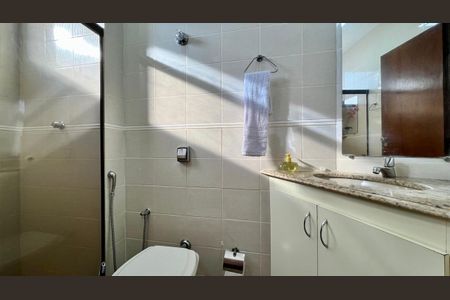 Apartamento à venda com 260m², 4 quartos e 2 vagas Apartamento à venda com 260m², 4 quartos e 2 vagasBanheiro 2