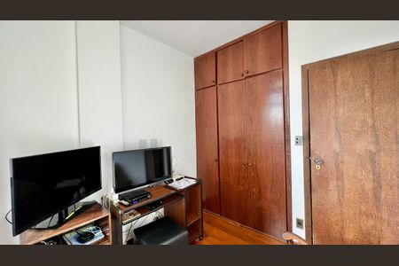 Apartamento à venda com 260m², 4 quartos e 2 vagas Apartamento à venda com 260m², 4 quartos e 2 vagasQuarto 4