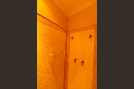 Casa de condomínio à venda com 880m², 7 quartos e 8 vagas Casa de condomínio à venda com 880m², 7 quartos e 8 vagasBanheiro da Suíte 4