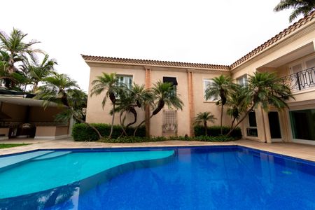 Casa de condomínio à venda com 880m², 7 quartos e 8 vagas Casa de condomínio à venda com 880m², 7 quartos e 8 vagasPiscina