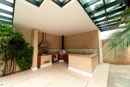 Casa de condomínio à venda com 880m², 7 quartos e 8 vagas Casa de condomínio à venda com 880m², 7 quartos e 8 vagasChurrasqueira