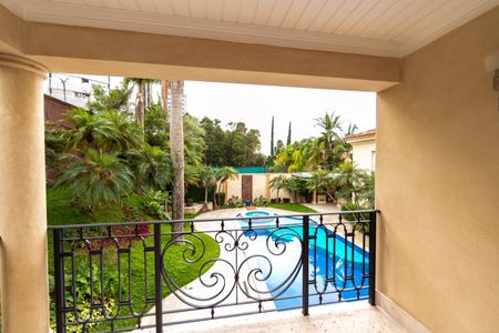 Casa de condomínio à venda com 880m², 7 quartos e 8 vagas Casa de condomínio à venda com 880m², 7 quartos e 8 vagasVaranda da Suíte 5