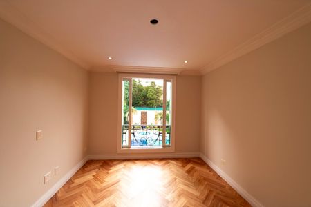 Casa de condomínio à venda com 880m², 7 quartos e 8 vagas Casa de condomínio à venda com 880m², 7 quartos e 8 vagasSuíte 4