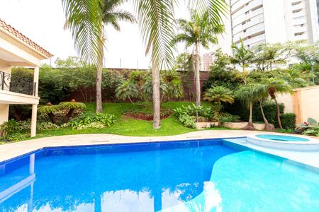 Casa de condomínio à venda com 880m², 7 quartos e 8 vagas Casa de condomínio à venda com 880m², 7 quartos e 8 vagasPiscina