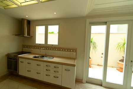 Casa de condomínio à venda com 880m², 7 quartos e 8 vagas Casa de condomínio à venda com 880m², 7 quartos e 8 vagasCozinha