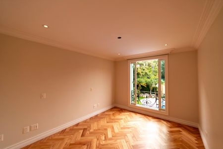 Casa de condomínio à venda com 880m², 7 quartos e 8 vagas Casa de condomínio à venda com 880m², 7 quartos e 8 vagasSuíte 4