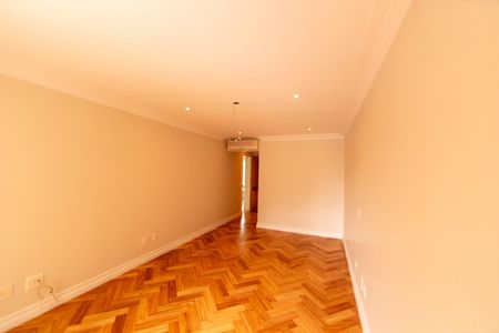 Casa de condomínio à venda com 880m², 7 quartos e 8 vagas Casa de condomínio à venda com 880m², 7 quartos e 8 vagasSuíte 5