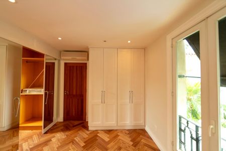 Casa de condomínio à venda com 880m², 7 quartos e 8 vagas Casa de condomínio à venda com 880m², 7 quartos e 8 vagasSuíte 2