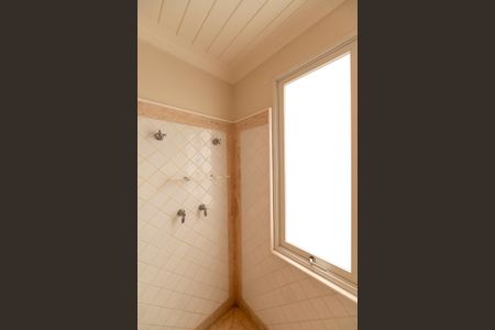 Casa de condomínio à venda com 880m², 7 quartos e 8 vagas Casa de condomínio à venda com 880m², 7 quartos e 8 vagasBanheiro da Suíte 3