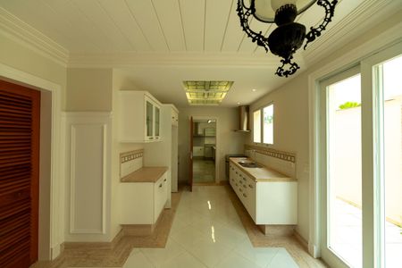Casa de condomínio à venda com 880m², 7 quartos e 8 vagas Casa de condomínio à venda com 880m², 7 quartos e 8 vagasCozinha
