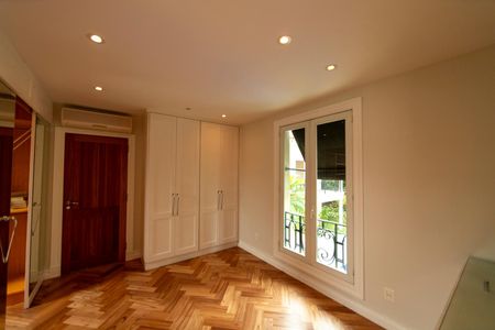 Casa de condomínio à venda com 880m², 7 quartos e 8 vagas Casa de condomínio à venda com 880m², 7 quartos e 8 vagasSuíte 2