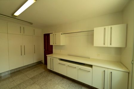 Casa de condomínio à venda com 880m², 7 quartos e 8 vagas Casa de condomínio à venda com 880m², 7 quartos e 8 vagasDispensa