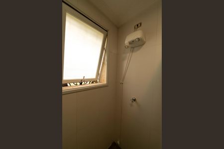 Casa de condomínio à venda com 880m², 7 quartos e 8 vagas Casa de condomínio à venda com 880m², 7 quartos e 8 vagasBanheiro de serviço