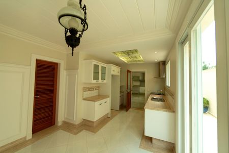 Casa de condomínio à venda com 880m², 7 quartos e 8 vagas Casa de condomínio à venda com 880m², 7 quartos e 8 vagasCozinha
