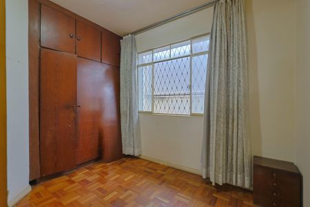 Casa à venda com 300m², 4 quartos e 1 vaga Casa à venda com 300m², 4 quartos e 1 vagaQuarto 1