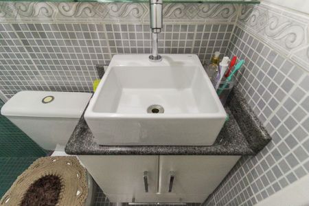 Casa à venda com 115m², 3 quartos e 1 vaga Casa à venda com 115m², 3 quartos e 1 vagaBanheiro da Suíte