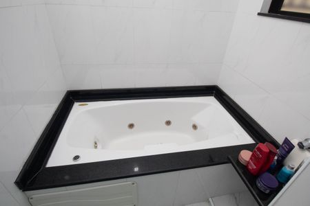 Casa à venda com 250m², 4 quartos e 2 vagas Casa à venda com 250m², 4 quartos e 2 vagasBanheiro da Suíte 1