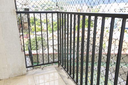 Apartamento à venda com 61m², 2 quartos e 1 vaga Apartamento à venda com 61m², 2 quartos e 1 vagaVaranda