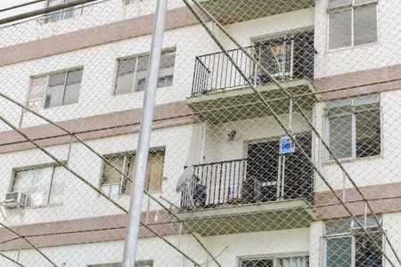 Apartamento à venda com 61m², 2 quartos e 1 vaga Apartamento à venda com 61m², 2 quartos e 1 vagaFachada + Placa