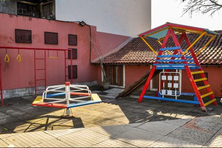 Casa de condomínio à venda com 219m², 4 quartos e 2 vagas Casa de condomínio à venda com 219m², 4 quartos e 2 vagasÁrea comum