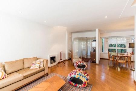 Casa à venda com 397m², 4 quartos e 3 vagas