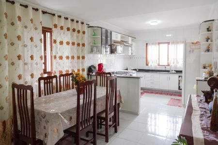 Casa à venda com 200m², 3 quartos e 4 vagas Casa à venda com 200m², 3 quartos e 4 vagasCopa