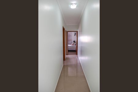 Casa à venda com 200m², 3 quartos e 4 vagas Casa à venda com 200m², 3 quartos e 4 vagasCorredor
