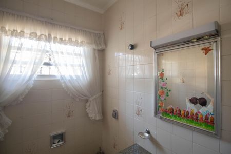 Casa à venda com 296m², 3 quartos e 3 vagasBanheiro 1