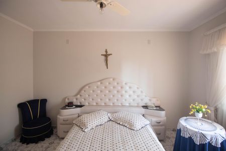 Casa à venda com 296m², 3 quartos e 3 vagasSuíte