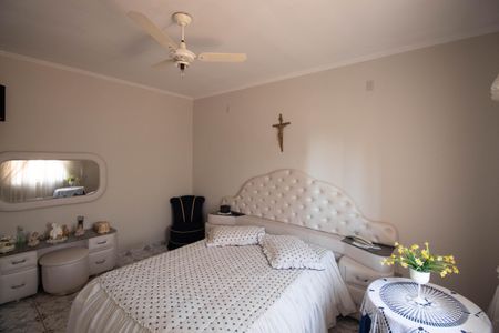 Casa à venda com 296m², 3 quartos e 3 vagasSuíte