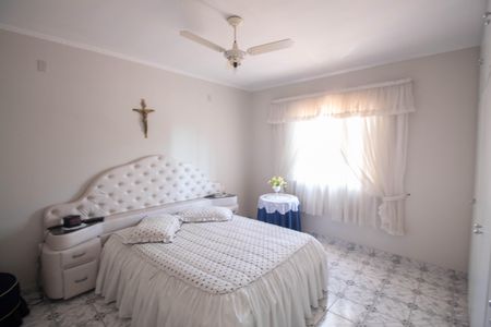 Casa à venda com 296m², 3 quartos e 3 vagasSuíte