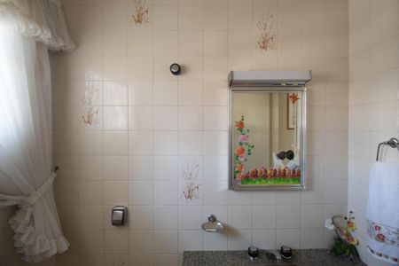 Casa à venda com 296m², 3 quartos e 3 vagasBanheiro 1