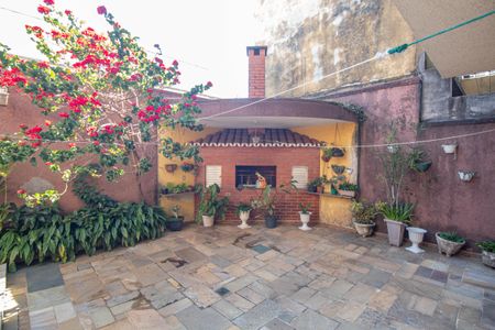 Casa à venda com 296m², 3 quartos e 3 vagasQuintal