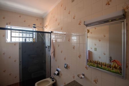 Casa à venda com 296m², 3 quartos e 3 vagasBanheiro da Suíte