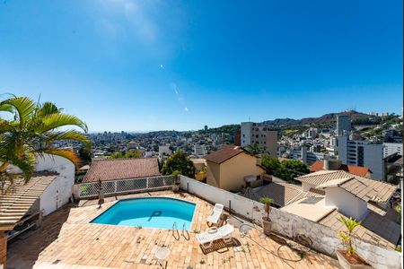 Casa à venda com 462m², 5 quartos e 4 vagasSala 2