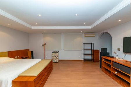 Casa à venda com 462m², 5 quartos e 4 vagasSuíte 2