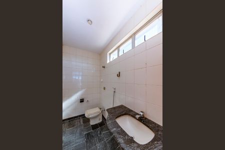 Casa à venda com 462m², 5 quartos e 4 vagasLavabo 2